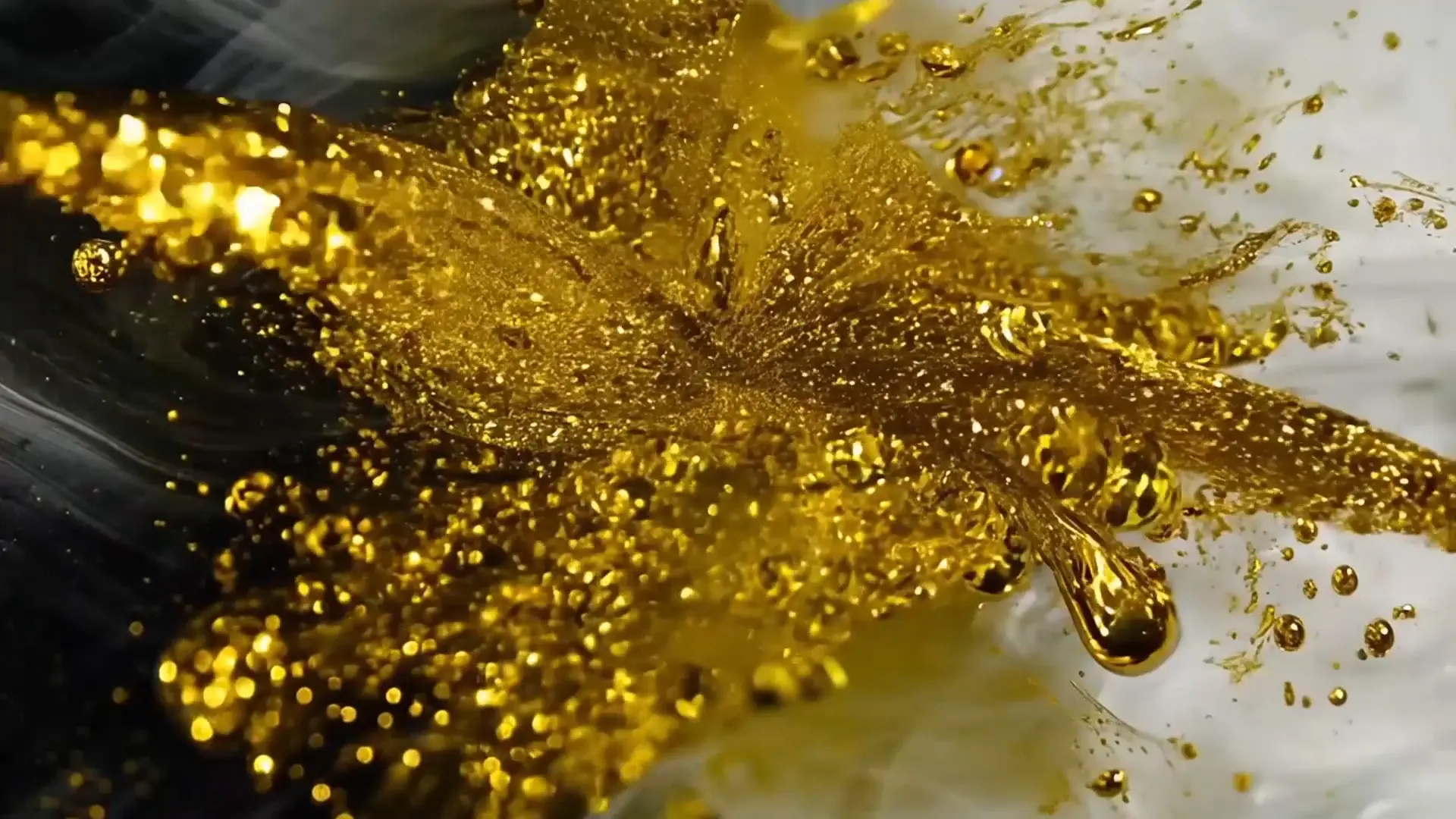 Luxurious Golden Fluid Collision Stock Video Background